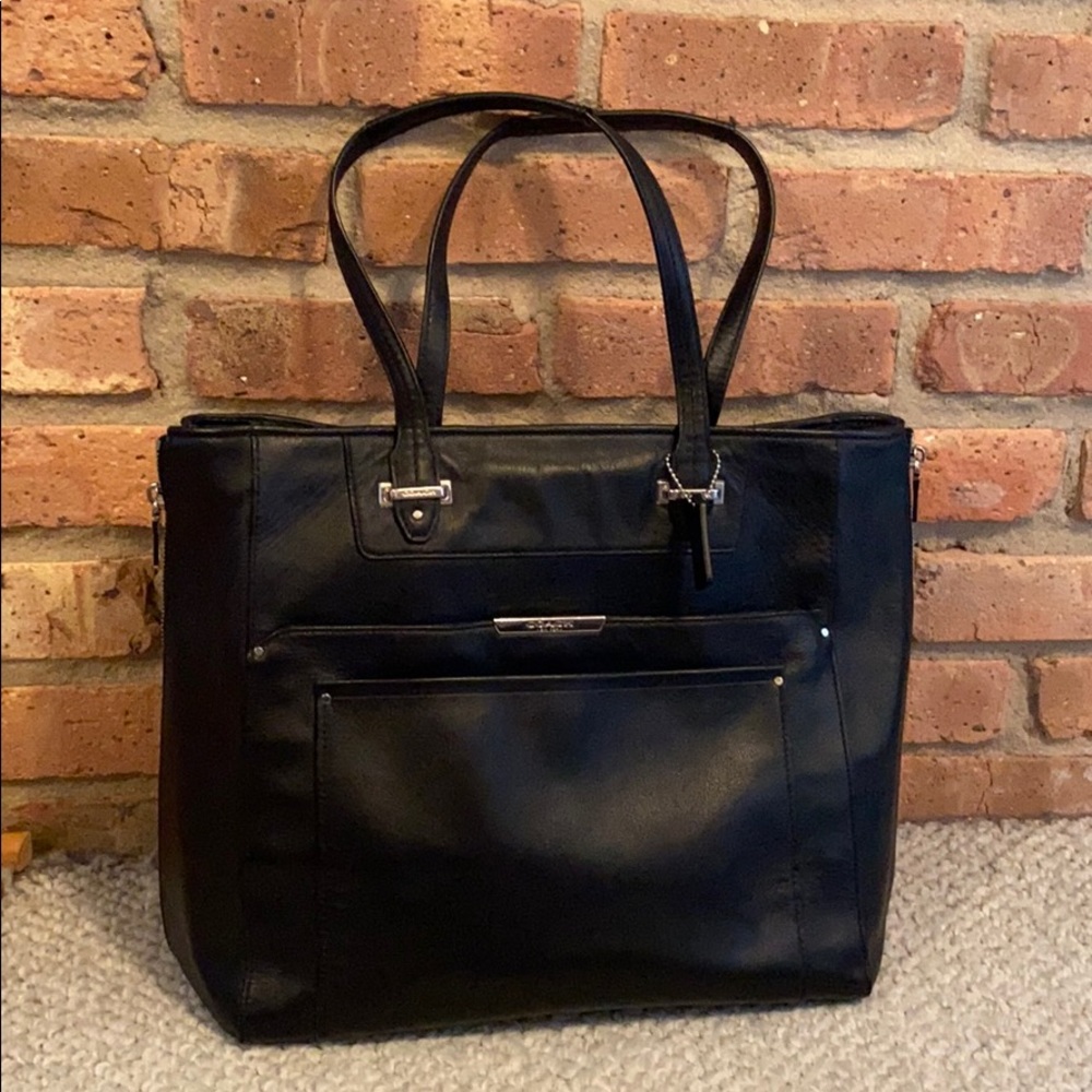 🎉HPX2🎉Vintage Coach all leather black bag